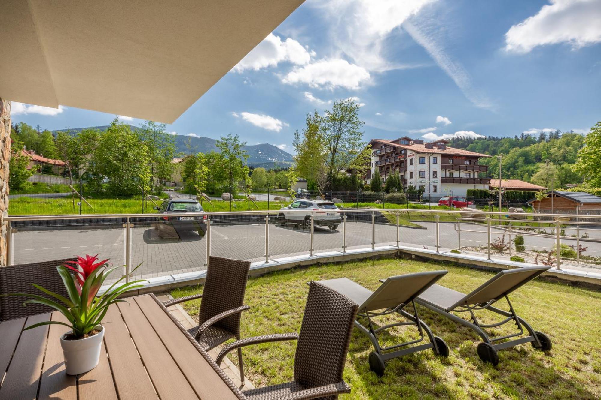 Apartamenty Bluesky - Ogrodnicza 7 I 9 - Z Widokiem Na Gory, W Zielonej Okolicy, Blisko Centrum I Atrakcji Karpacza Bilik gambar